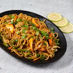 Hakka Chicken Noodles